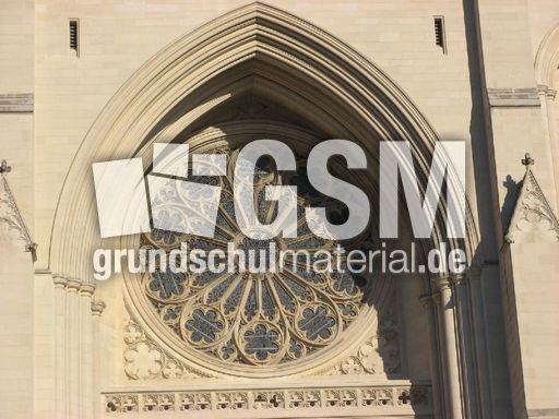 132 National Cathedral Fensterrosette.JPG